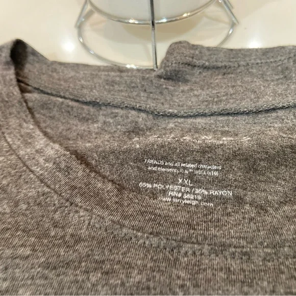 "Friends" Stackable Ceramic Mug 4 Pack and Friends XXL women’s shirt combo - Picture 4 of 11